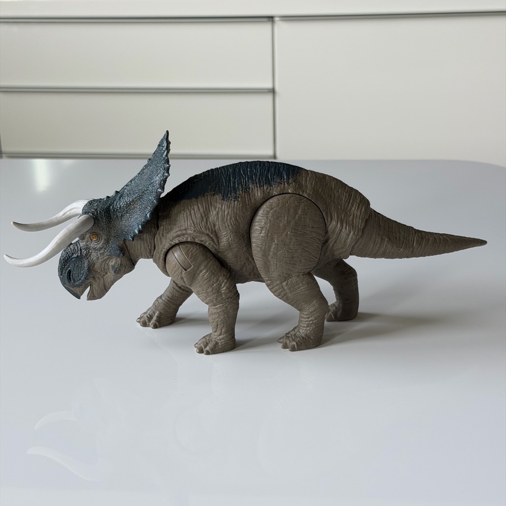 Mattel Jurassic World Rebirth Wild Roar Nasutoceratops Action Figure
